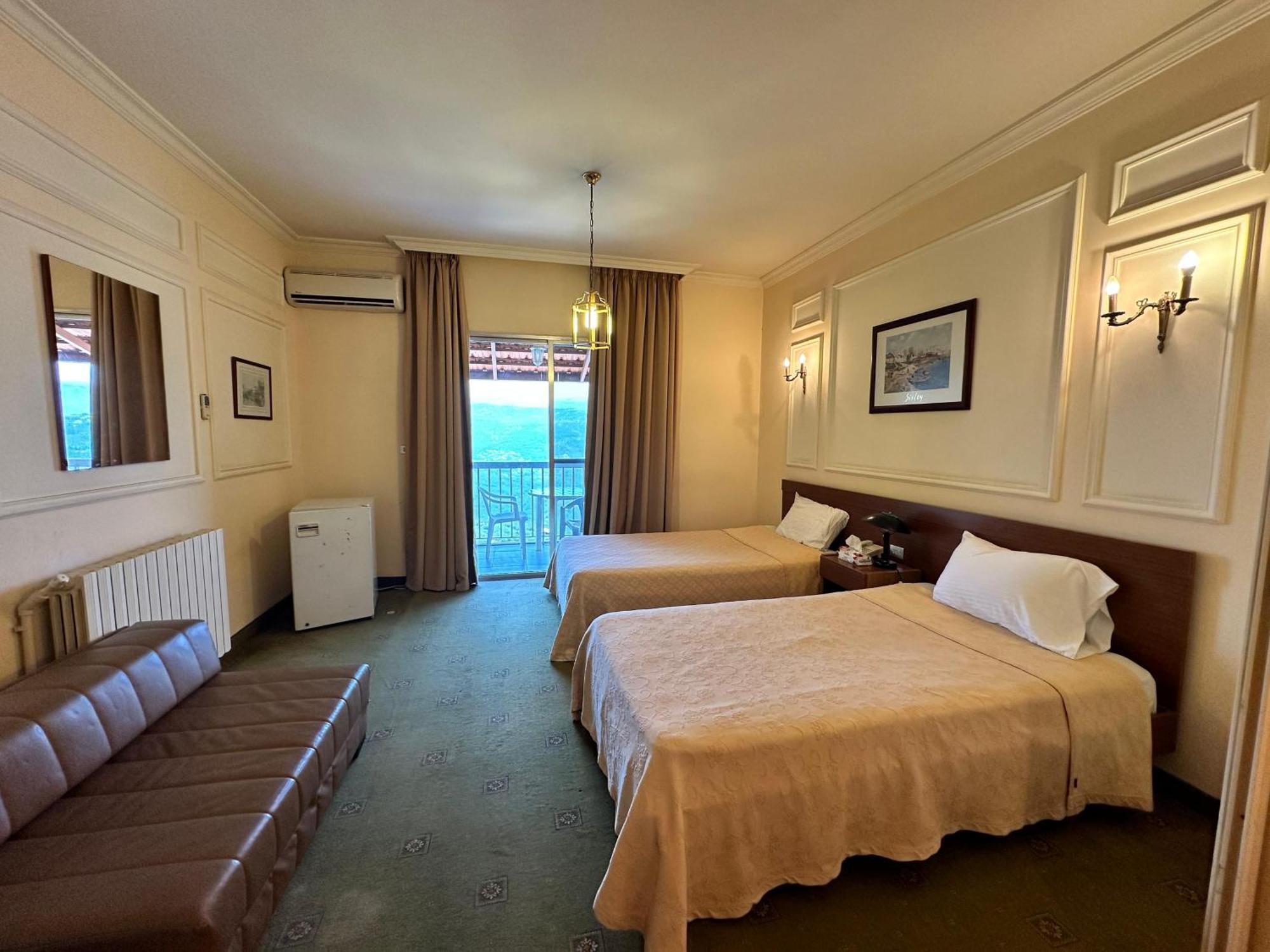 Hotel Le Crillon Brummana Esterno foto
