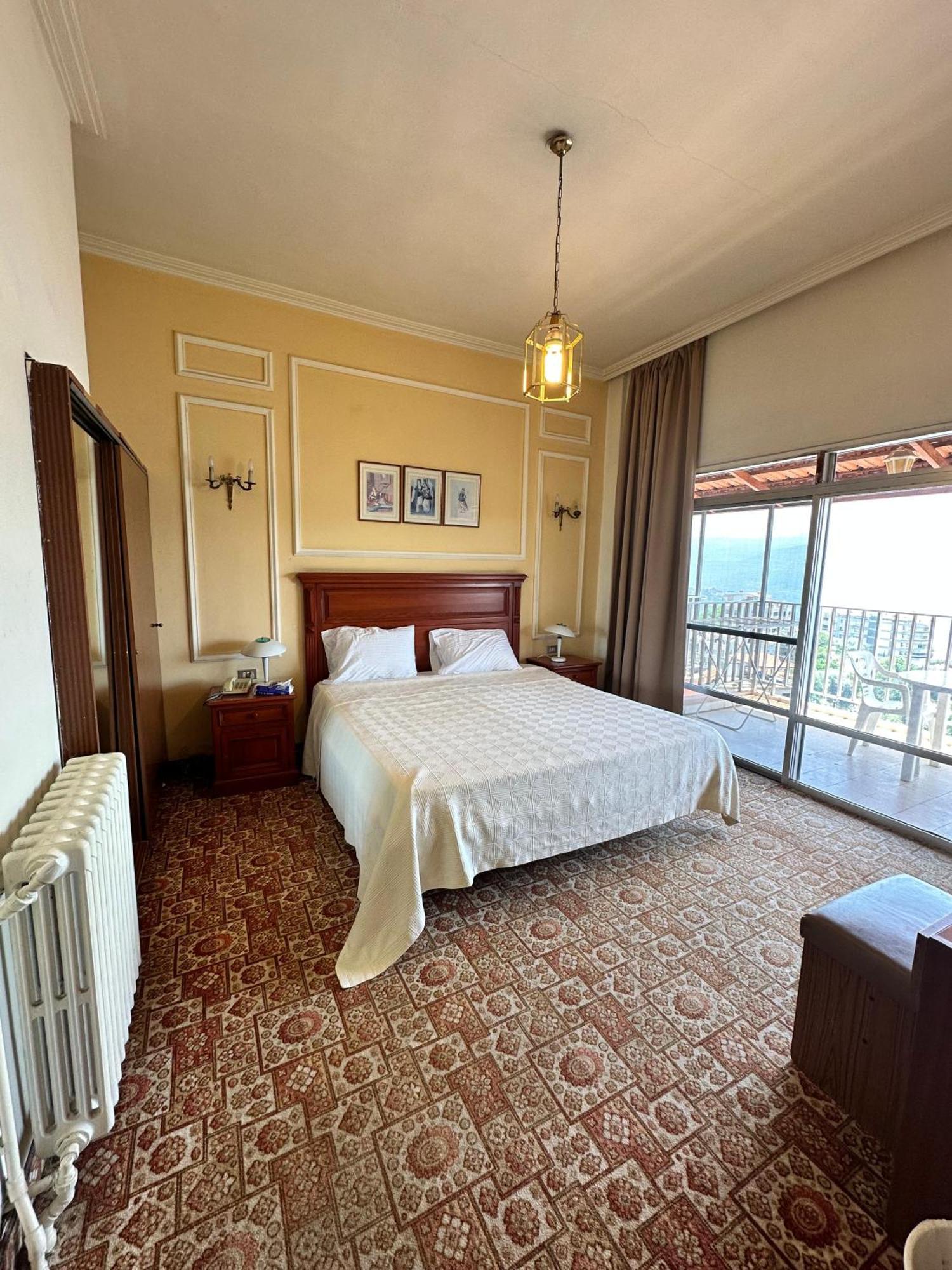 Hotel Le Crillon Brummana Esterno foto